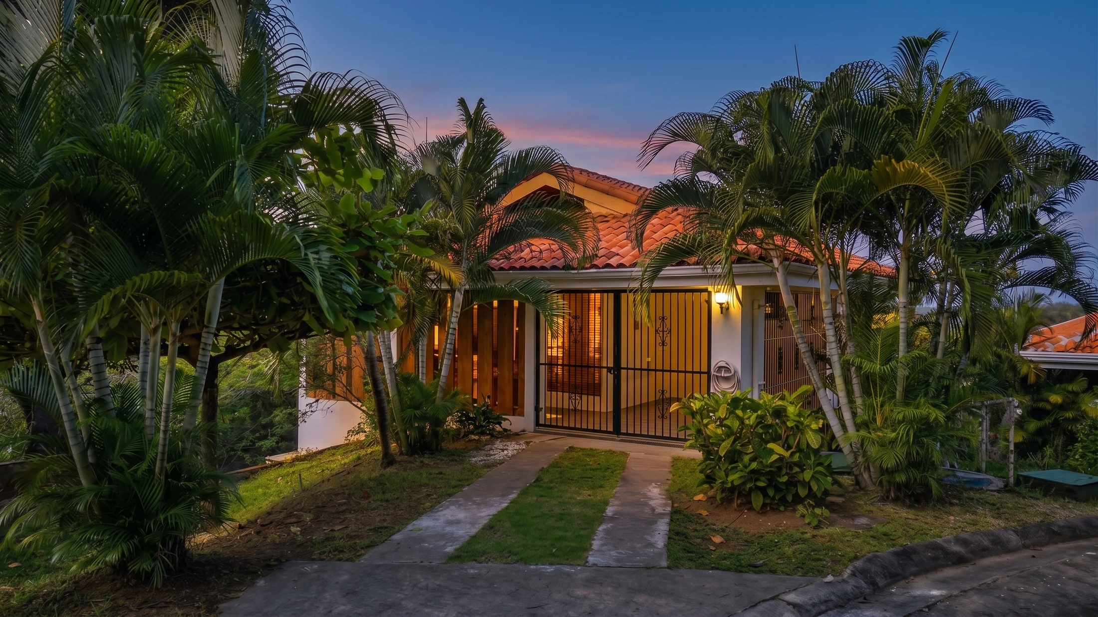 Los Almendros 15, an ocean-view home above Playa Ocotal, Guanacaste