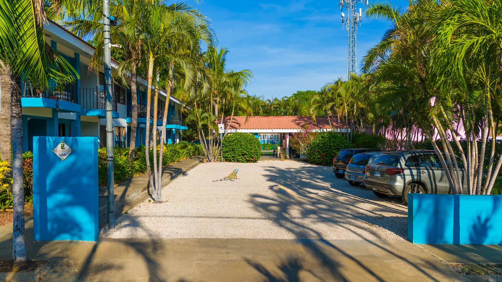 Entrance to the Aquamarine community, Las Palmas